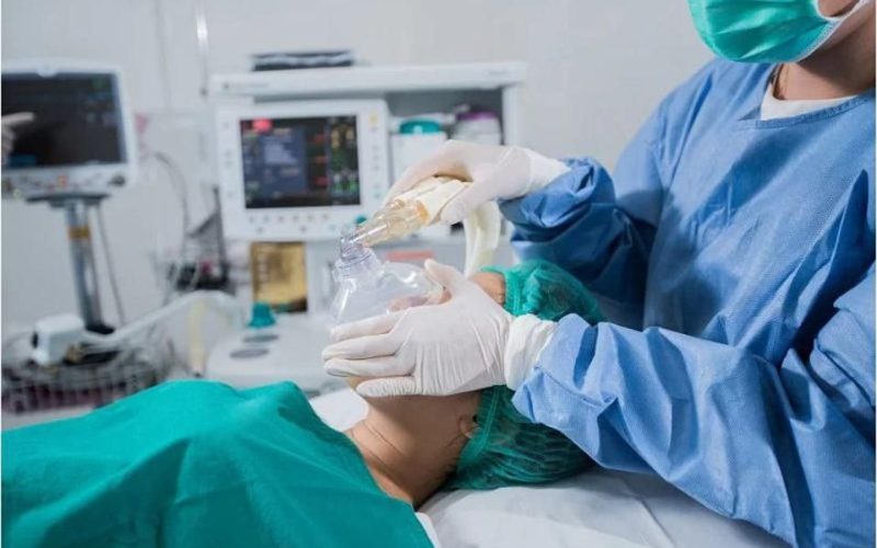 Оголосили про підозру за смерть пацієнта: лікар-анестезіолог однієї з лікарень Житомирщини ввела забагато наркозу