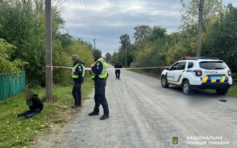 На Житомирщині чоловік вбив дружину, дитину і домашніх тварин, сусідка дістала поранення