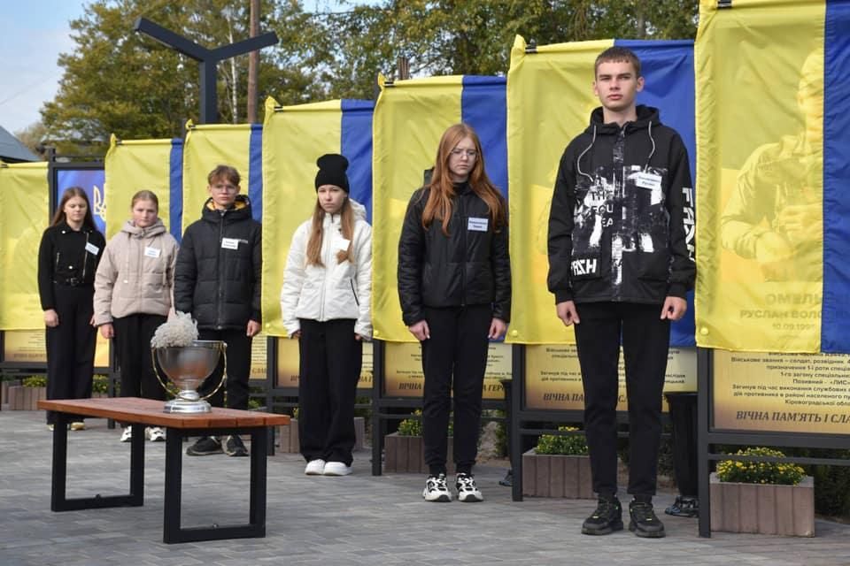 У селі на Олевщині відкрили Алею Слави Героїв
