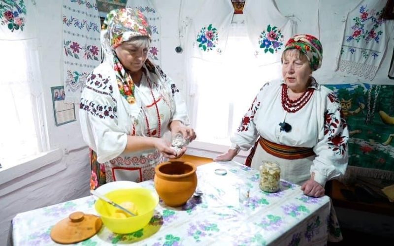 Як у селі на Овруччині готують сірий борщ