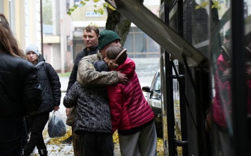 Діти з Коростенщини, які постраждали внаслідок збройної агресії рф, поїхали на відпочинок в “Артек”