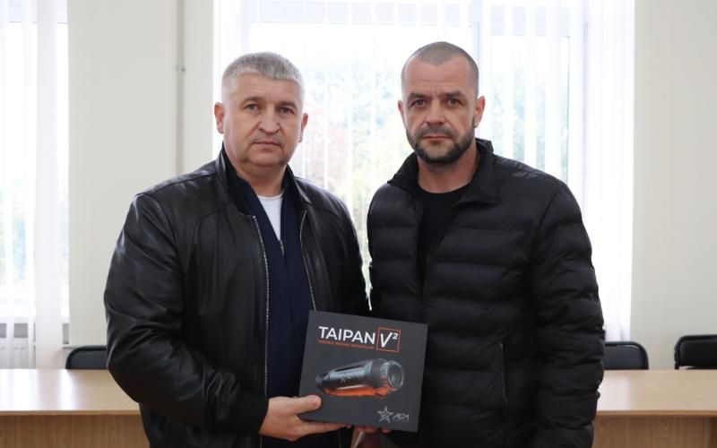 Завдяки благодійним заходам Олевська громада зібрала кошти на придбання для військового 95-ї бригади тепловізора