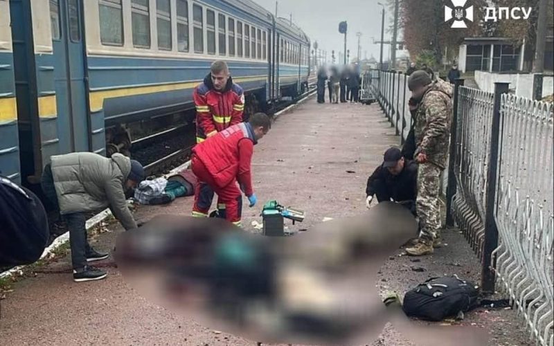 Четверо загиблих, 12 поранених: подробиці трагедії в потязі в Овручі