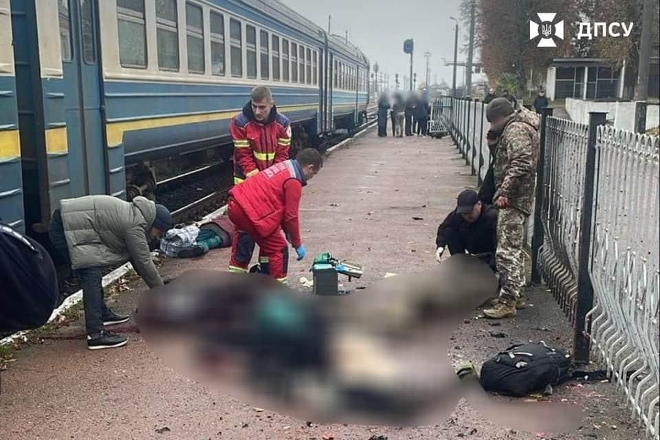 Четверо загиблих, 12 поранених: подробиці трагедії в потязі в Овручі