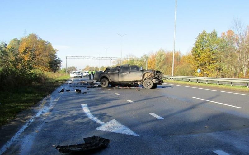 Подробиці ДТП на Житомирщині за участі вантажівки та Ford: один водій загинув, пасажирка в лікарні