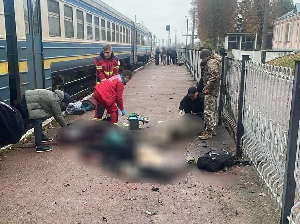 Після вибуху на вокзалі в Овручі троє осіб досі перебувають в лікарні