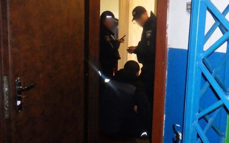 У місті Житомирської області п’яний чоловік прийшов вибачитися перед жінкою, однак вбив її