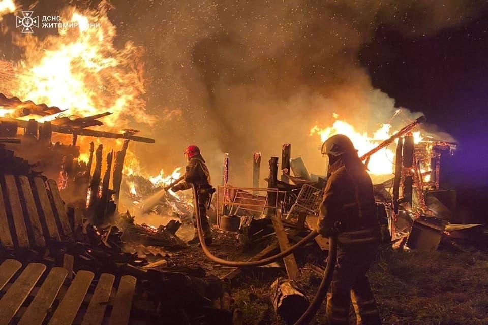 На Олевщині горів дерев’яний дім — загинули двоє людей, ще двох із травмами госпіталізували