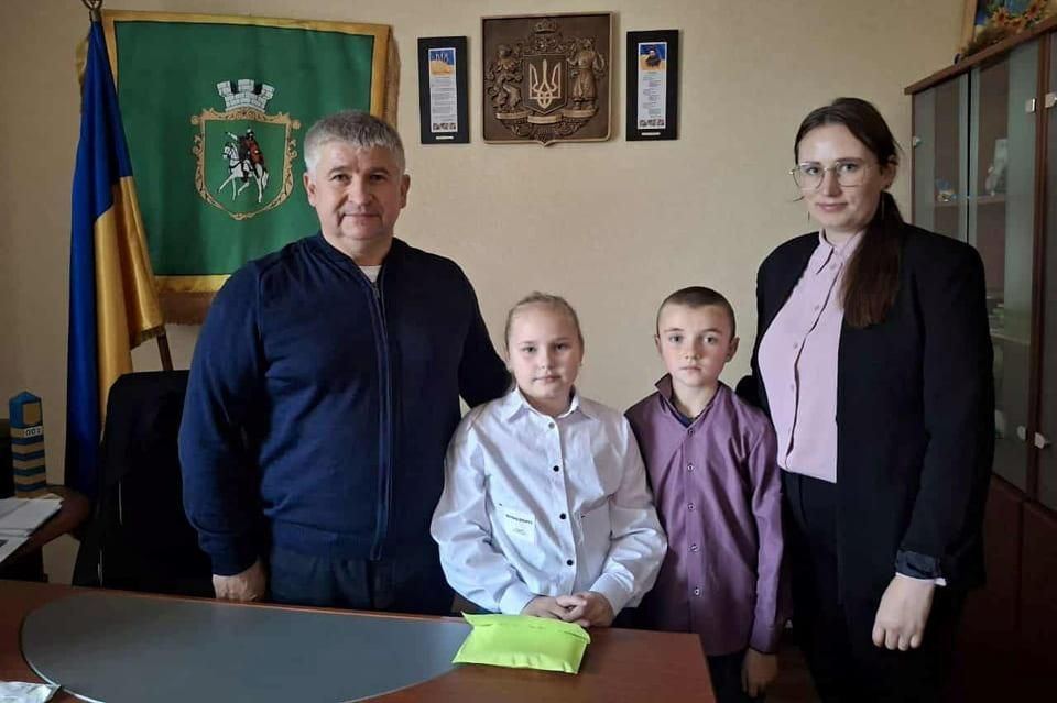 У ліцеї Олевської громади провели благодійну лотерею та зібрали понад 10 тис. грн на потреби захисників