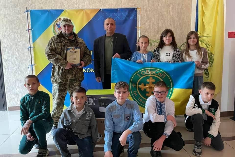 У Коростенському ліцеї відбувся осінній ярмарок: зібрали понад 100 тис. грн