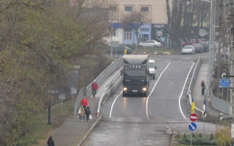 У Малині відновили рух мостом через річку Ірша