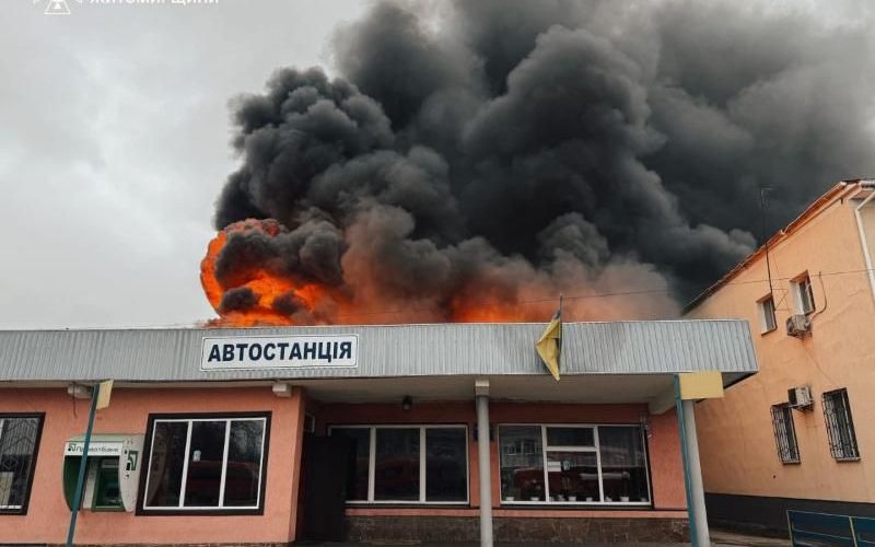 У місті Житомирської області горіла автостанція