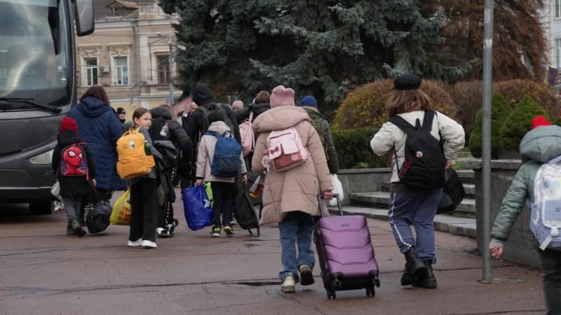 Діти пільгових категорій з Житомирської області вирушили до дитячого центру «Артек»