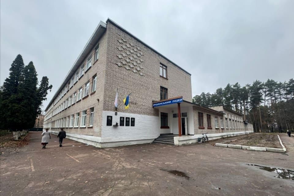 Неналежний стан укриттів та порушення в організації харчування: що не так із ліцеєм у Коростенському районі