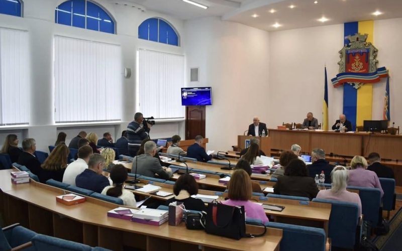 Ветеранська підтримка, зміни статусу шкіл та підвищення зарплат: що обговорювали на сесії Коростенської міськради