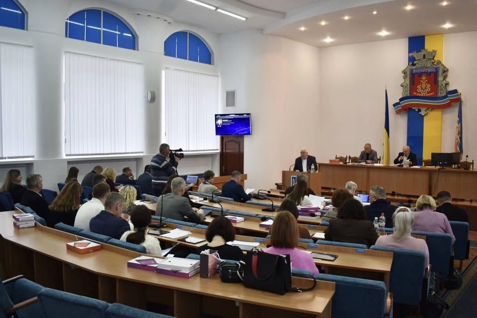 Ветеранська підтримка, зміни статусу шкіл та підвищення зарплат: що обговорювали на сесії Коростенської міськради
