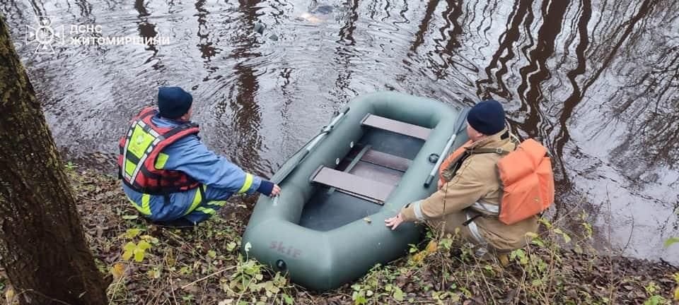 У селі Овруцької громади з річки рятувальники дістали тіло потопельника