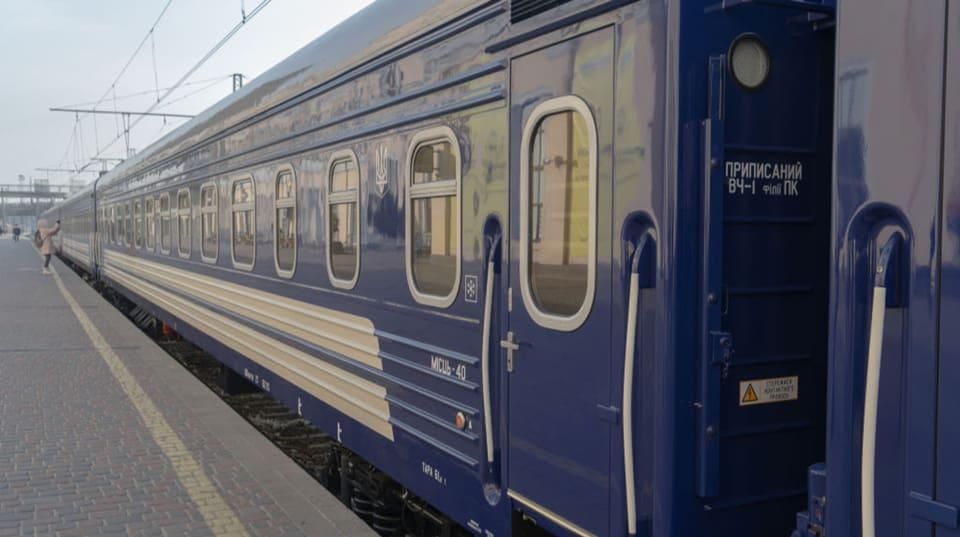 З наступного місяця “Укрзалізниця” запускає більше десятка нових потягів: один перетинатиме Олевськ
