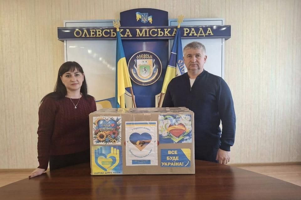 Дошкільнята в Олевську під час акції зібрали теплі речі та засоби гігієни для військових