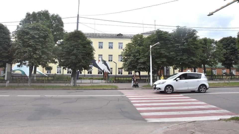 Біля ліцею в центрі Коростеня встановлять “берлінські подушки” безпеки