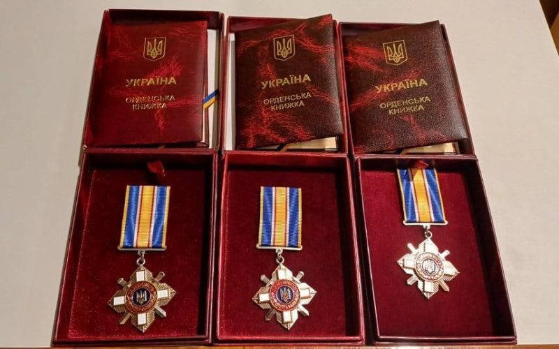 У Малині родинам трьох загиблих військовослужбовців передали ордени “За мужність” ІІІ ступеня
