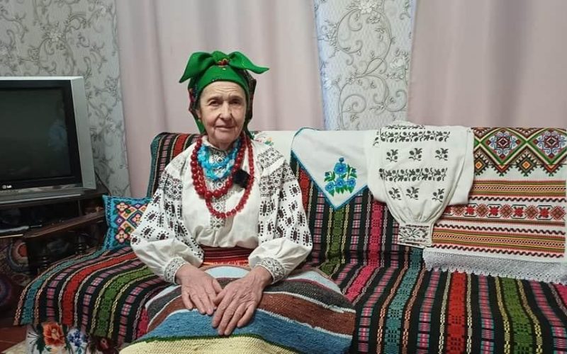 Жителька Малинської громади зберігає вдома десятки речей, які передавалися у родині поколіннями