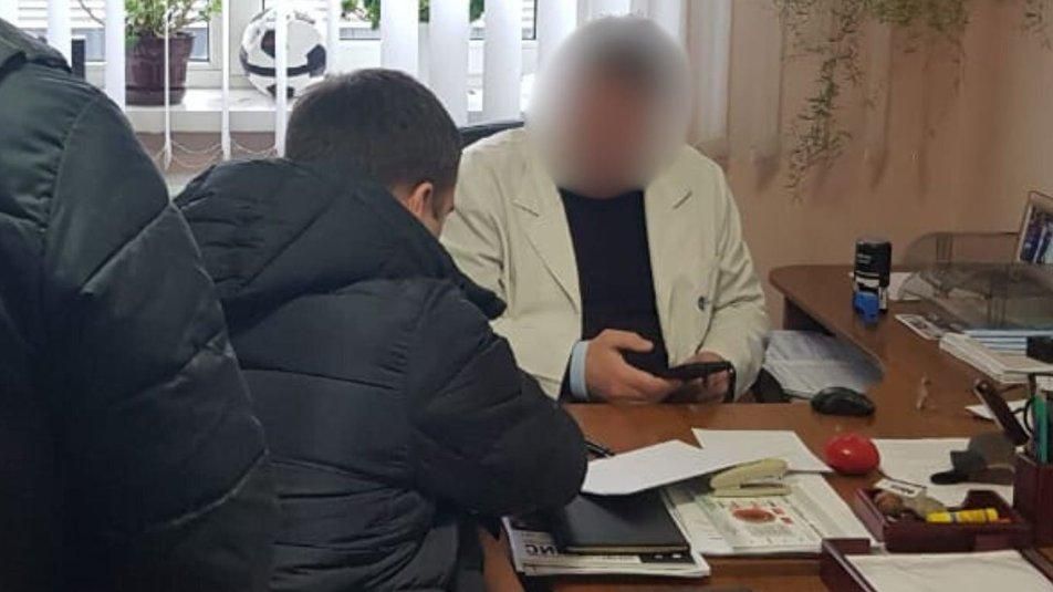 Двоє лікарів-кардіологів з Житомирщині “продавали” інвалідність через підробку даних: деталі схеми