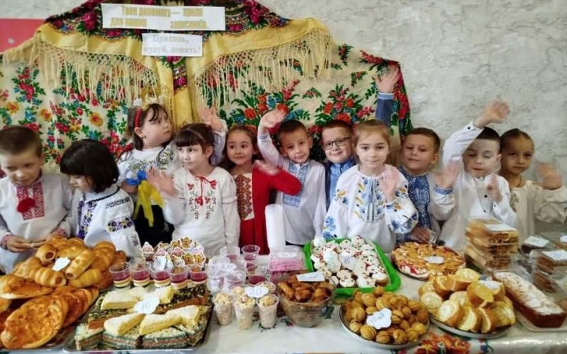 В навчальних закладах Овруччини проводили благодійні ярмарки та збирали кошти для підтримки військових