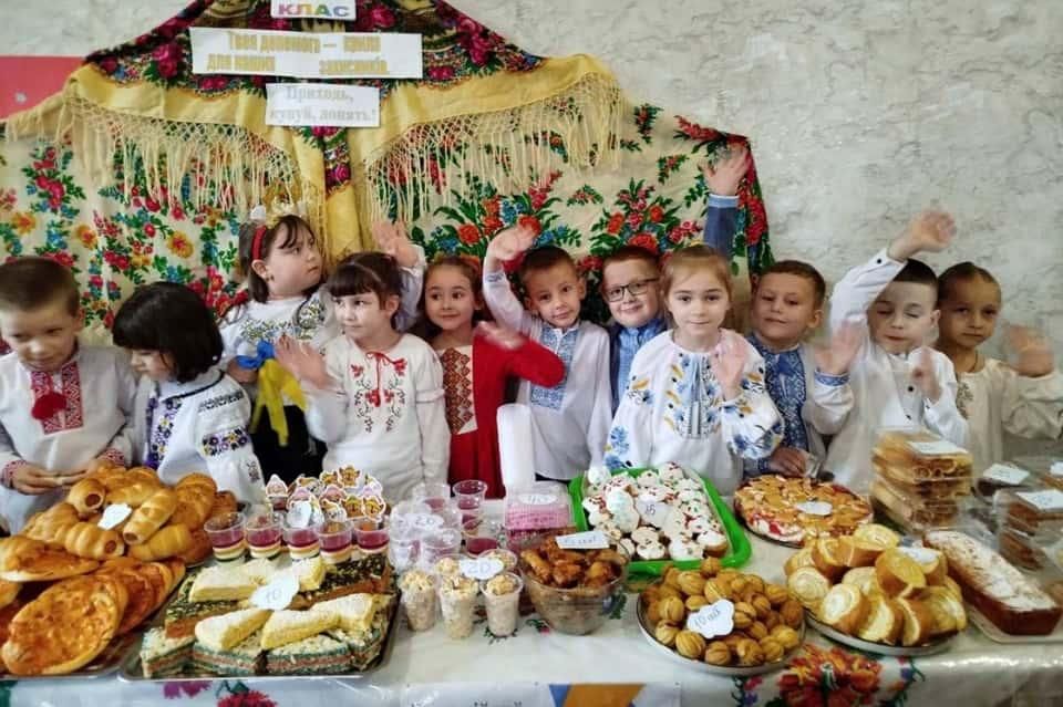 В навчальних закладах Овруччини проводили благодійні ярмарки та збирали кошти для підтримки військових