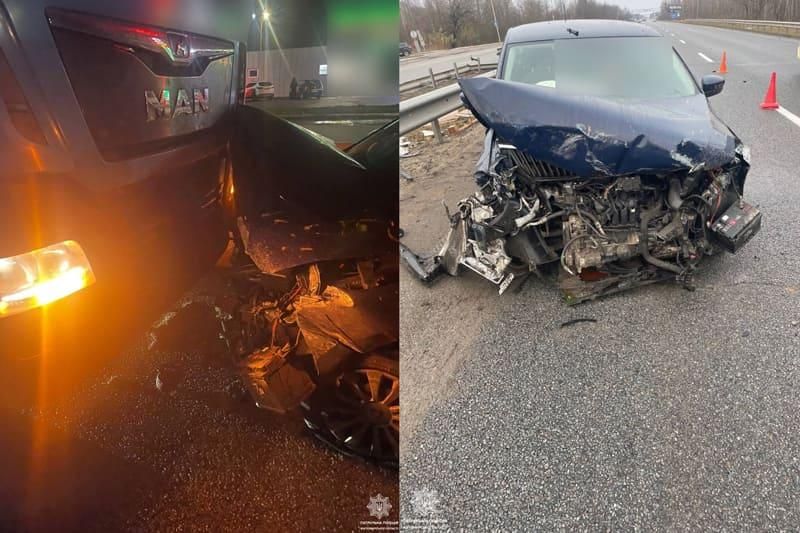 На Житомирщині нетверезий водій Skoda протаранив відбійник та врізався у вантажівку