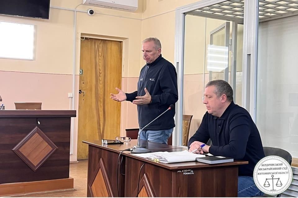Мер міста в Житомирській області, якого обвинувачували в отриманні хабара, повертається до роботи
