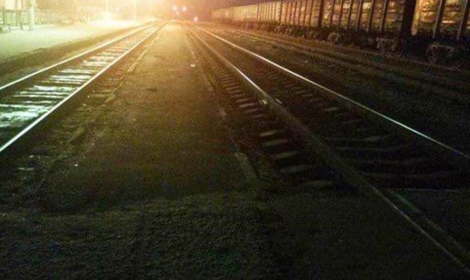 Поблизу Коростеня зійшов з рейок вантажний поїзд: двох залізничників госпіталізовано