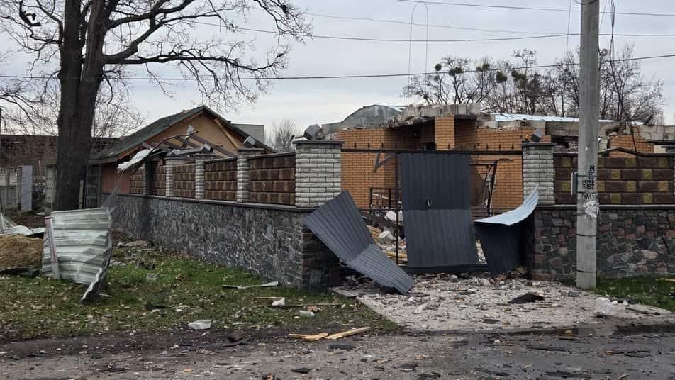 Сусіди та лікарі розповіли подробиці загибелі чотирирічної дитини під час атаки рф у Житомирі