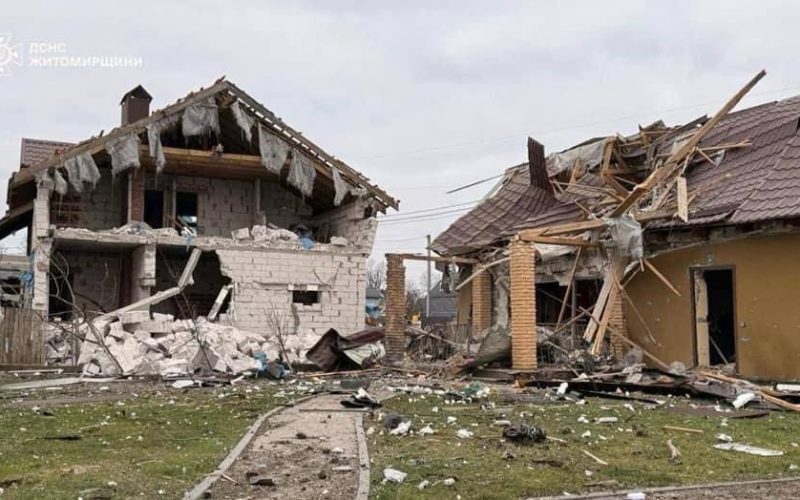 Наслідки атаки на Житомир: пошкоджено житлові будинки у чотирьох локаціях міста, а в області – магазин та приватні будівлі