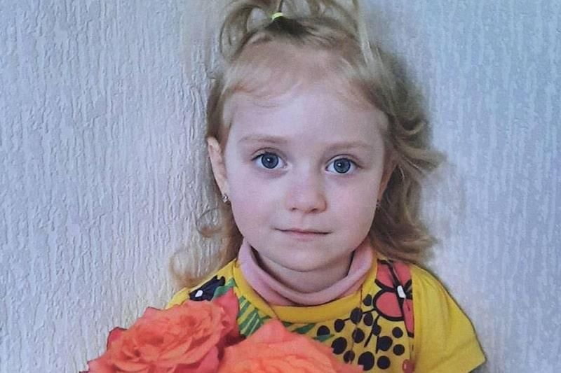 Житомир у жалобі: місто прощатиметься з 4-річною дівчинкою, вбитою рф