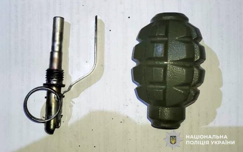 Поліція Коростеня скерувала до суду справу водія, в авто якого знайшли бойові гранати