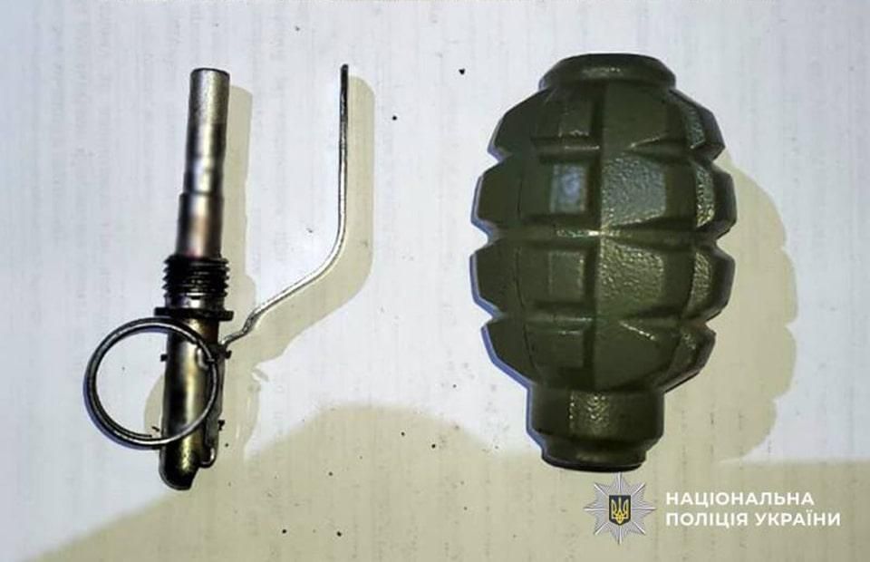 Поліція Коростеня скерувала до суду справу водія, в авто якого знайшли бойові гранати