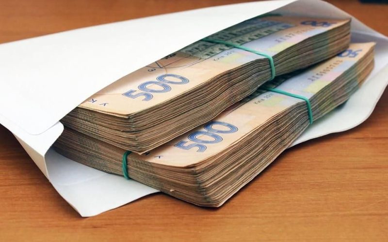 На Житомирщині у листопаді зарплати в ІТ та фінансах перевищили 33 тис. грн, у сфері культури — лише 10,3 тис. грн