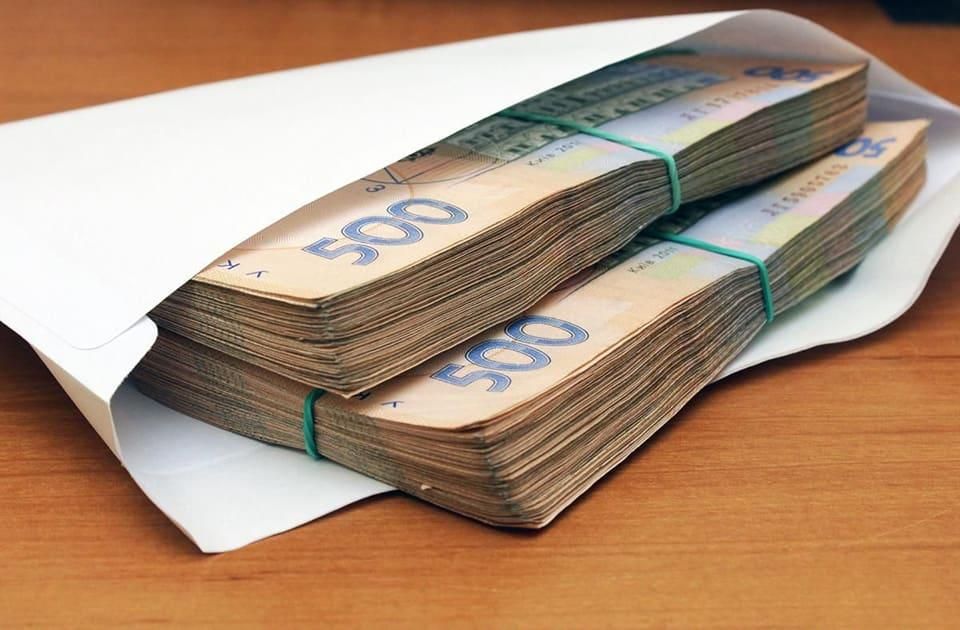 На Житомирщині у листопаді зарплати в ІТ та фінансах перевищили 33 тис. грн, у сфері культури — лише 10,3 тис. грн