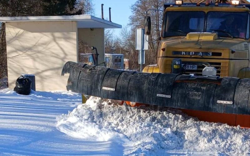 У Житомирській області дорожники посилили роботу: очікуються опади та ожеледиця