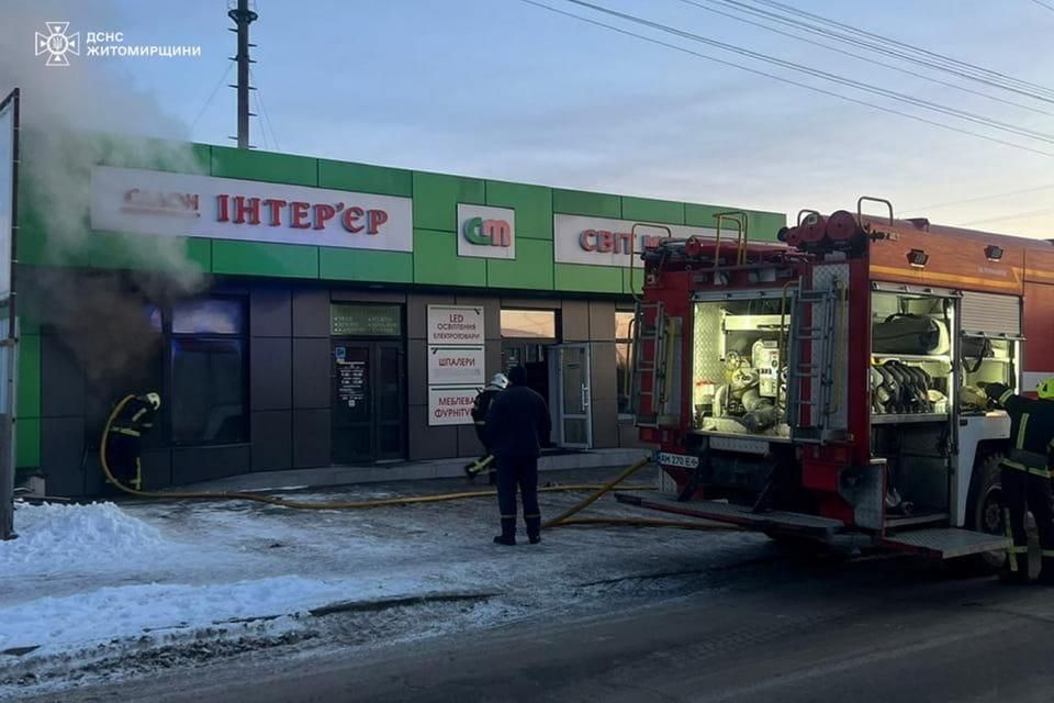 Через коротке замкнення у Малині загорівся магазин