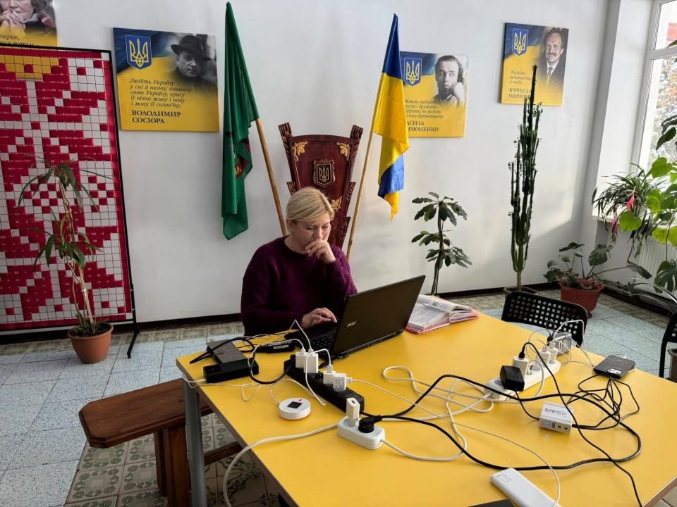 У Лугинах в одному із закладів освіти розгорнули додатковий Пункт незламності