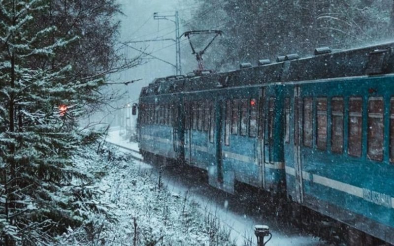 Тимчасові зміни руху: на Коростенському напрямку скасували два рейси