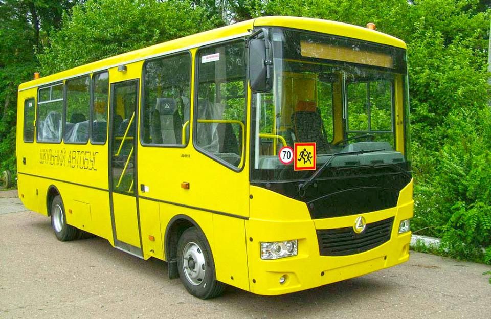 Житомирщина оновила парк шкільних автобусів: 114 нових машин із 2022 року