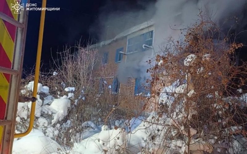 Під час ліквідації пожежі у Коростені рятувальники виявили тіло 58-річного чоловіка