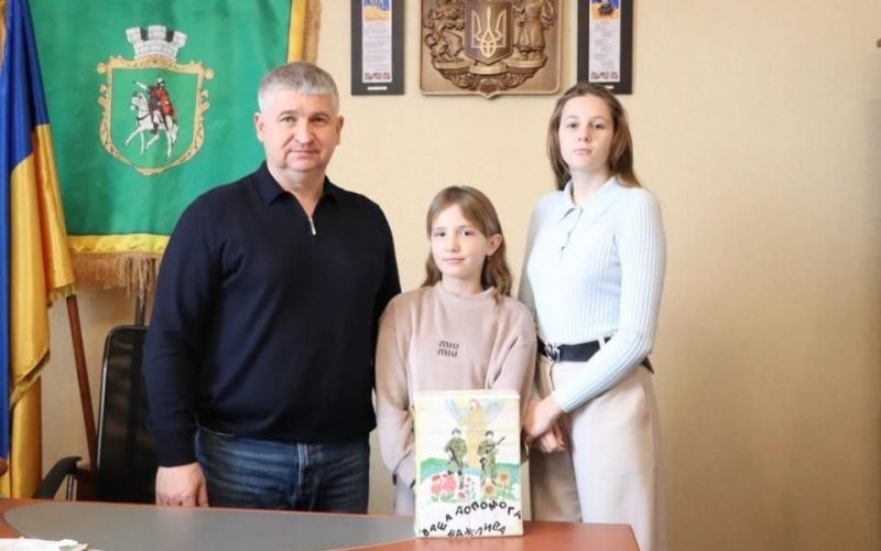 Дві сестрички з села Олевської громади на новорічні свята зібрали 10 тис. грн на потреби військових