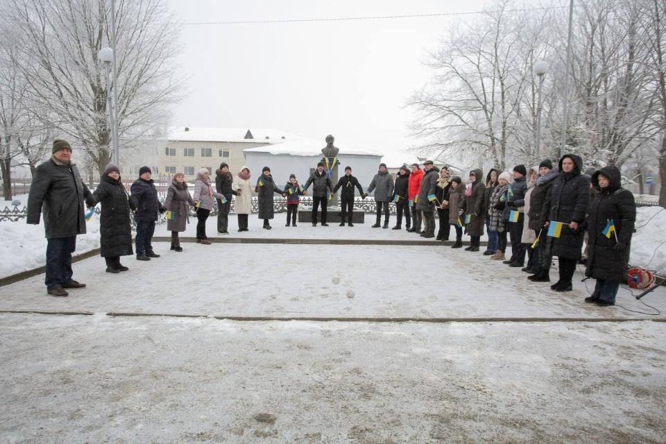 Малинчани об’єдналися в символічний ланцюг єдності до Дня Соборності України