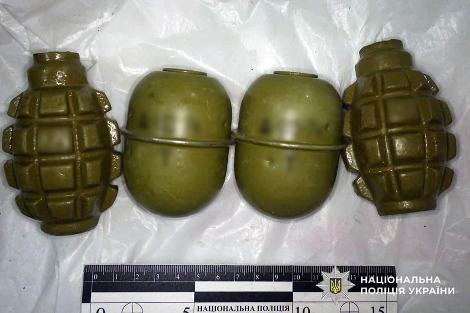 Збував гранати та набої – правоохоронці викрили 20-річного жителя Овруцької громади