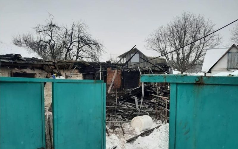 Дворічну дитину врятували: подробиці пожежі з трьома загиблими на Житомирщині