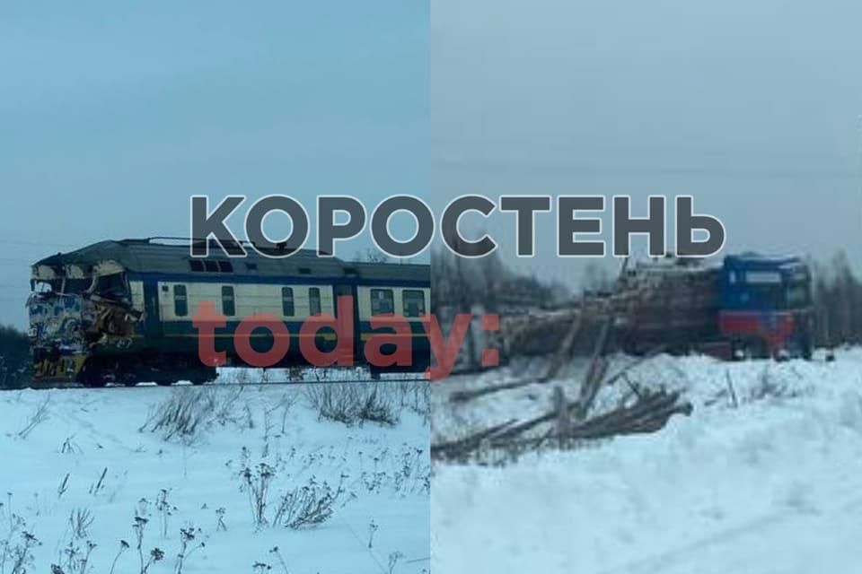 На залізниці в Олевській громаді потяг зіштовхнувся з вантажівкою, що перевозила деревину